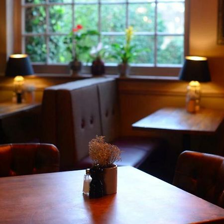 Hotel Kings Arms Brentford Esterno foto