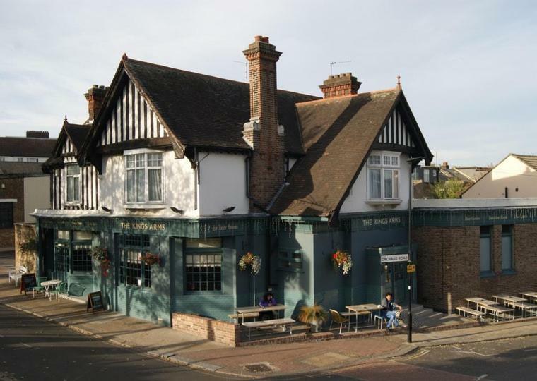 Hotel Kings Arms Brentford Esterno foto